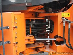 Hitachi ZW220 articulated loader / 2 buckets