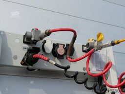 SCHMITZ CARGOBULL SCS 24 / LASI 12642 XL / LBW 2500 kg / 2 x LIFTA