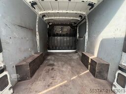 Renault Master / Kastenwagen