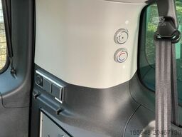 PÖSSL Vanster | Autom. | Standheizung | Xenon