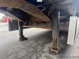 Ekeri box semi-trailer with refrigeration/freezer unit.