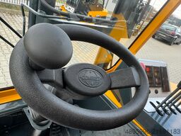 Combilift CB3000/LPG /2016 year/ Perfect condition