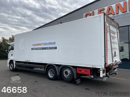 Man TGS 26.330 6x2 met DHollandia laadklep
