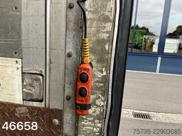 Man TGS 26.330 6x2 met DHollandia laadklep