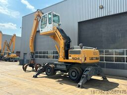 Liebherr A904C - Material Handler