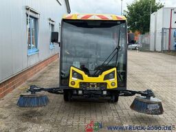 Johnston Bucher Johnston Sweeper CX202 mit EURO 6 Klima