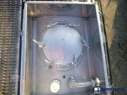 L.A.G. Food tank inox 32m3 / 3 comp + pump + steam hea...