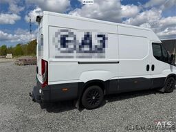 Iveco 35S16 4x2 4-pallet van with 1 sliding door