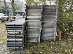  Plettac Assco Scaffolding with 88 frames, bracing,