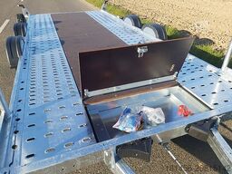 Brian James Trailers A4 Motorsport Trailer Aluf. Reifenregal
