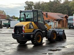 KOMATSU WA70-6 Radlader inkl. Gabel Schaufel 2013 45kW