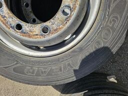 BRIDGETONE AND OTHERS 8 USED TRAILER TIRES  SIZE 265/70 R19.5 WITH RIM