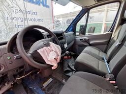VOLKSWAGEN Crafter 2.0TDI/100KW KÜHLKOFFER/ UNFALL!