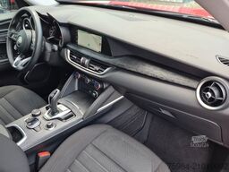 ALFA ROMEO Stelvio 2.2D 16V Business AT8-Q4 - ASSISTS - AHK