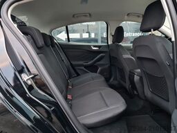 FORD Focus Limo 1.5 TDCi AUT  Cool & Connect
