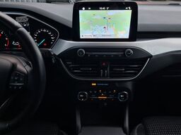 FORD Focus Limo 1.5 TDCi AUT  Cool & Connect