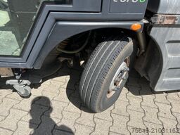 Schmidt Swingo Compact 200 4x2 Swingo Compact 200 4x2, Kehrmaschine