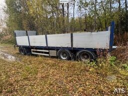 Istrail 3-axle flatbed trailer