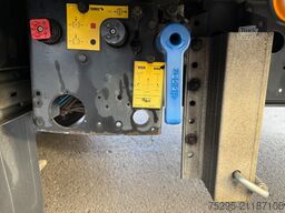 Schmitz Cargobull 3 Achs MEGA VARIOS Hubdach TOP Bereifung