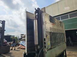 CARRIER VECTOR 1550. TRAILER UNIT.