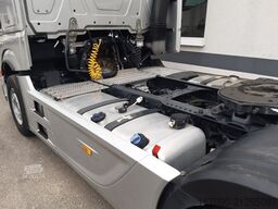 MERCEDES-BENZ Actros 1851LS MP5 Gigaspace Retarder ADA Xenon