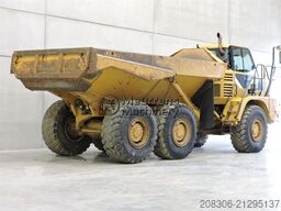 CATERPILLAR 725
