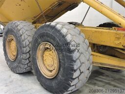 CATERPILLAR 725