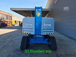 Genie S-45 Trax 4x4
