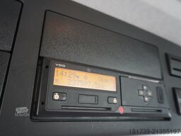 Mercedes-Benz Arocs 2633 flatbed truck / Crane FASSI