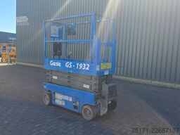 Genie GS1932 Electric, Working Height 7.8 m, 227kg Capac