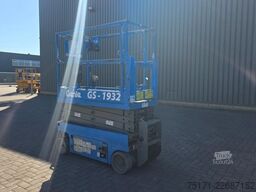 Genie GS1932 Electric, Working Height 7.8 m, 227kg Capac