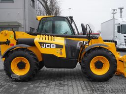 JCB 535-95 / 3.5 T / range 9.5 m / joystick