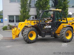 JCB 535-95 / 3.5 T / range 9.5 m / joystick