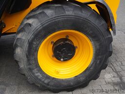 JCB 535-95 / 3.5 T / range 9.5 m / joystick