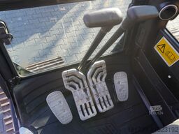 JCB JS 145LC crawler excavator / 4800 MTH