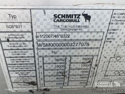 Schmitz Cargobull Curtainsider Mega