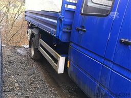Mercedes-Benz 616 CDI 5-seater flatbed truck as a repair object
