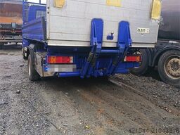 Mercedes-Benz 616 CDI 5-seater flatbed truck as a repair object