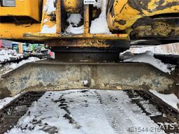 Komatsu PC60-7 crawler excavator with powertilt and 3 buck