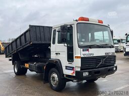 Volvo FL 6 - 15 (MANUAL PUMP / POMPE MANUELLE / LAMES...