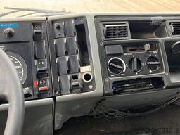 Volvo FL 6 - 15 (MANUAL PUMP / POMPE MANUELLE / LAMES...