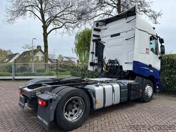 Renault T HD001