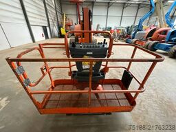 JLG 800 AJ