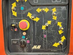 JLG 800 AJ