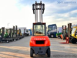 Toyota 42-4FD40 / DIESEL / 4500KG / DUPLEX / FO