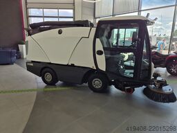 Johnston C200 SWEEPER / 1 OWNER / LOW MTH