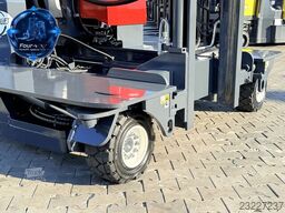 Combilift C4500 GAS TRIPLEX 8400 WIDE POSITIONER