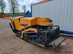 Demag Fertiger DF 40 C. Gehwegfertiger Niviliere. 45
