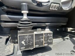 Mercedes-Benz Actros 3348 AK 6x6 Actros 3348 AK 6x6, Bordmatik links
