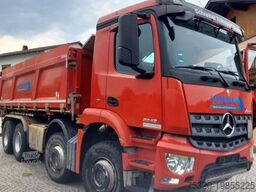 MERCEDES-BENZ 3243 Dreiseitenkipper